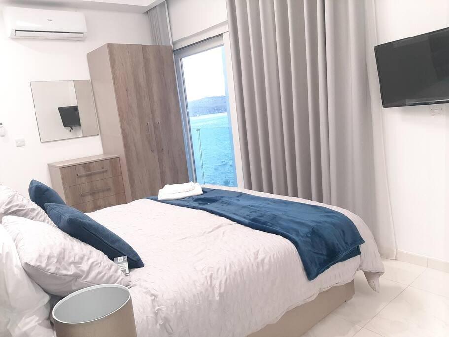 New Seafront Apartment - Spectacular Views St. Paul's Bay Exterior foto