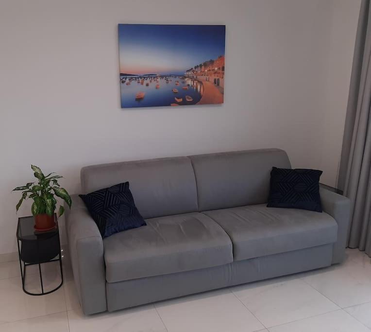 New Seafront Apartment - Spectacular Views St. Paul's Bay Exterior foto